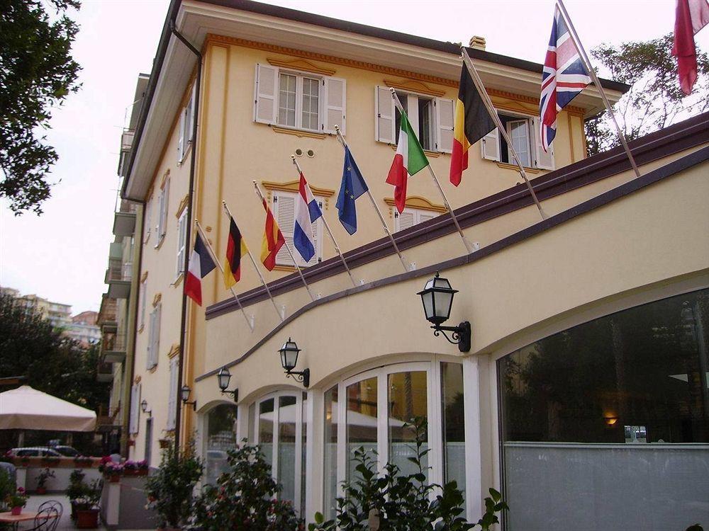 Hotel Riviera Varazze Esterno foto