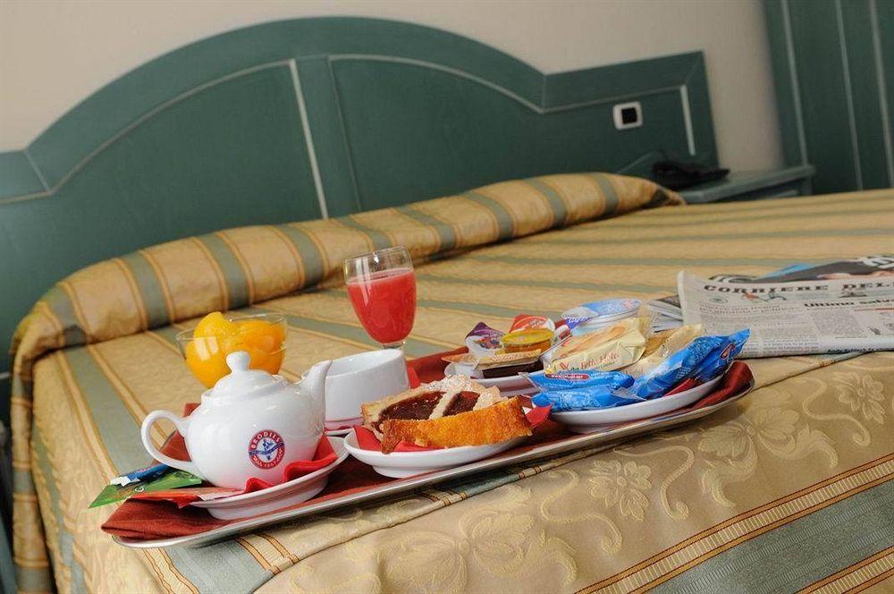 Hotel Riviera Varazze Esterno foto