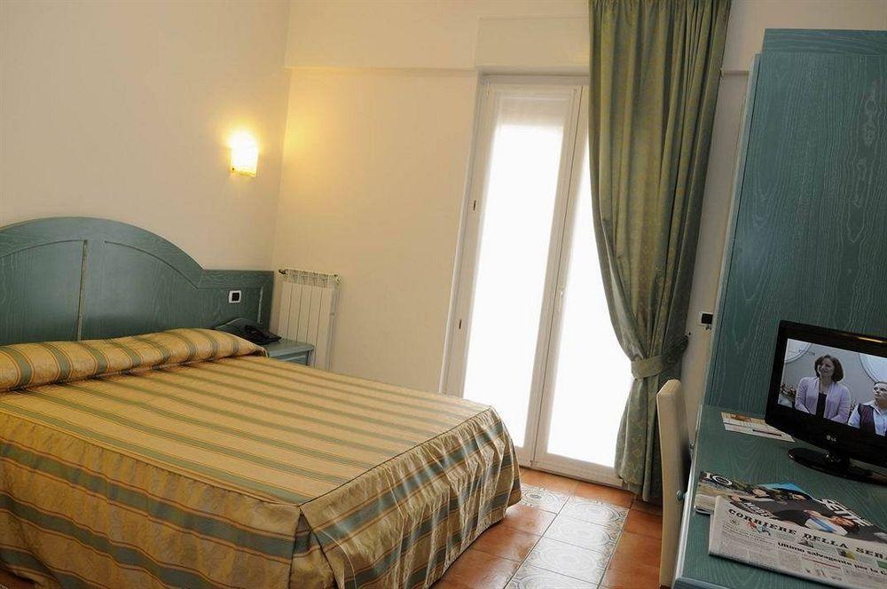 Hotel Riviera Varazze Esterno foto
