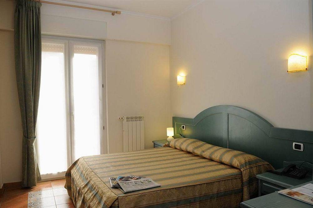 Hotel Riviera Varazze Esterno foto