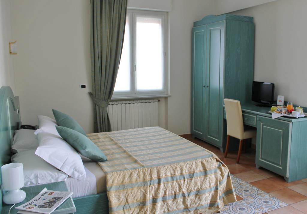 Hotel Riviera Varazze Esterno foto