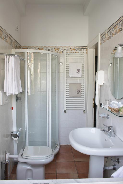 Hotel Riviera Varazze Esterno foto