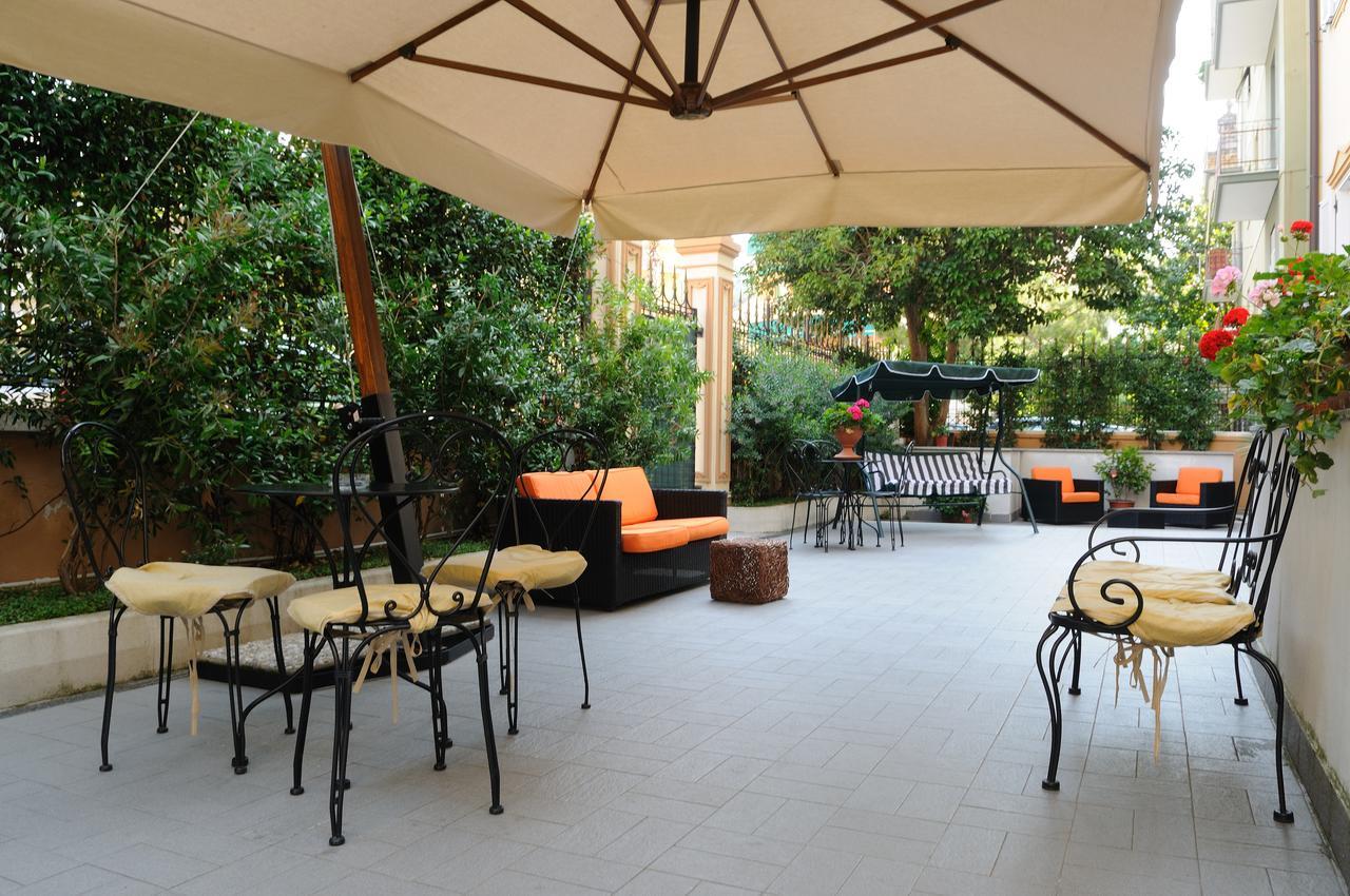 Hotel Riviera Varazze Esterno foto