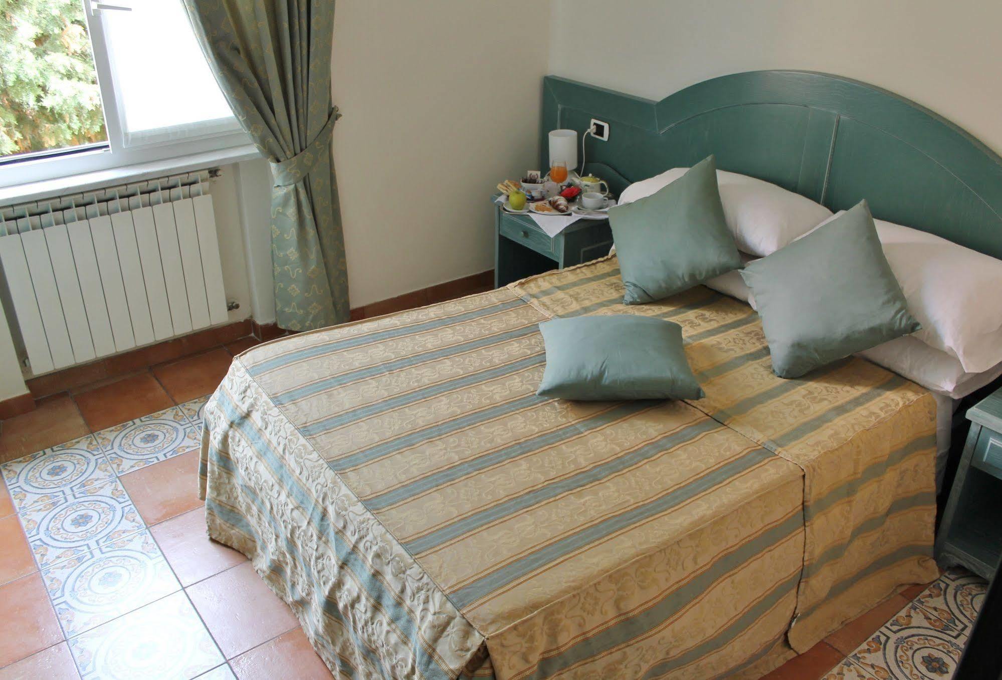 Hotel Riviera Varazze Esterno foto