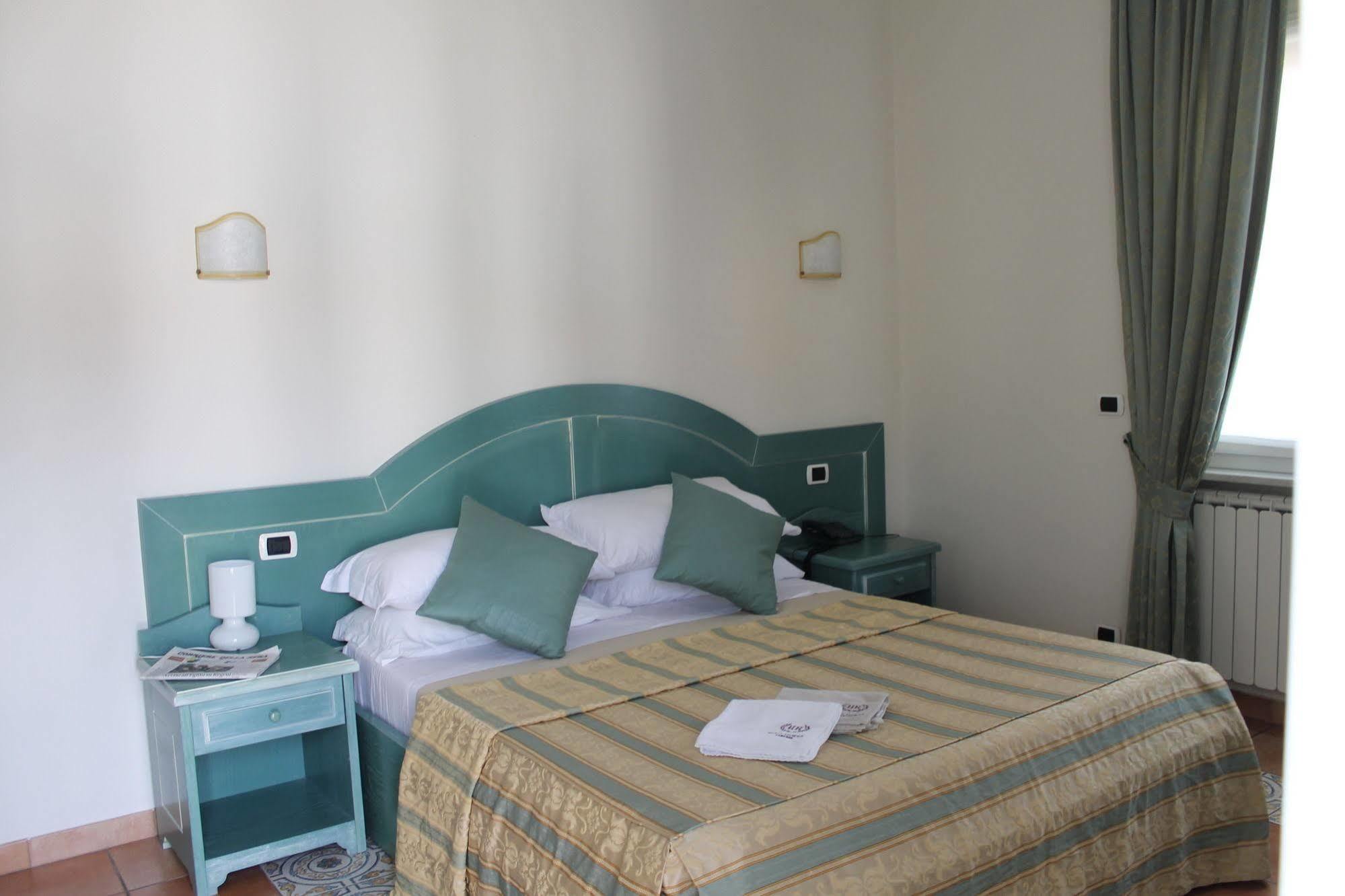 Hotel Riviera Varazze Esterno foto