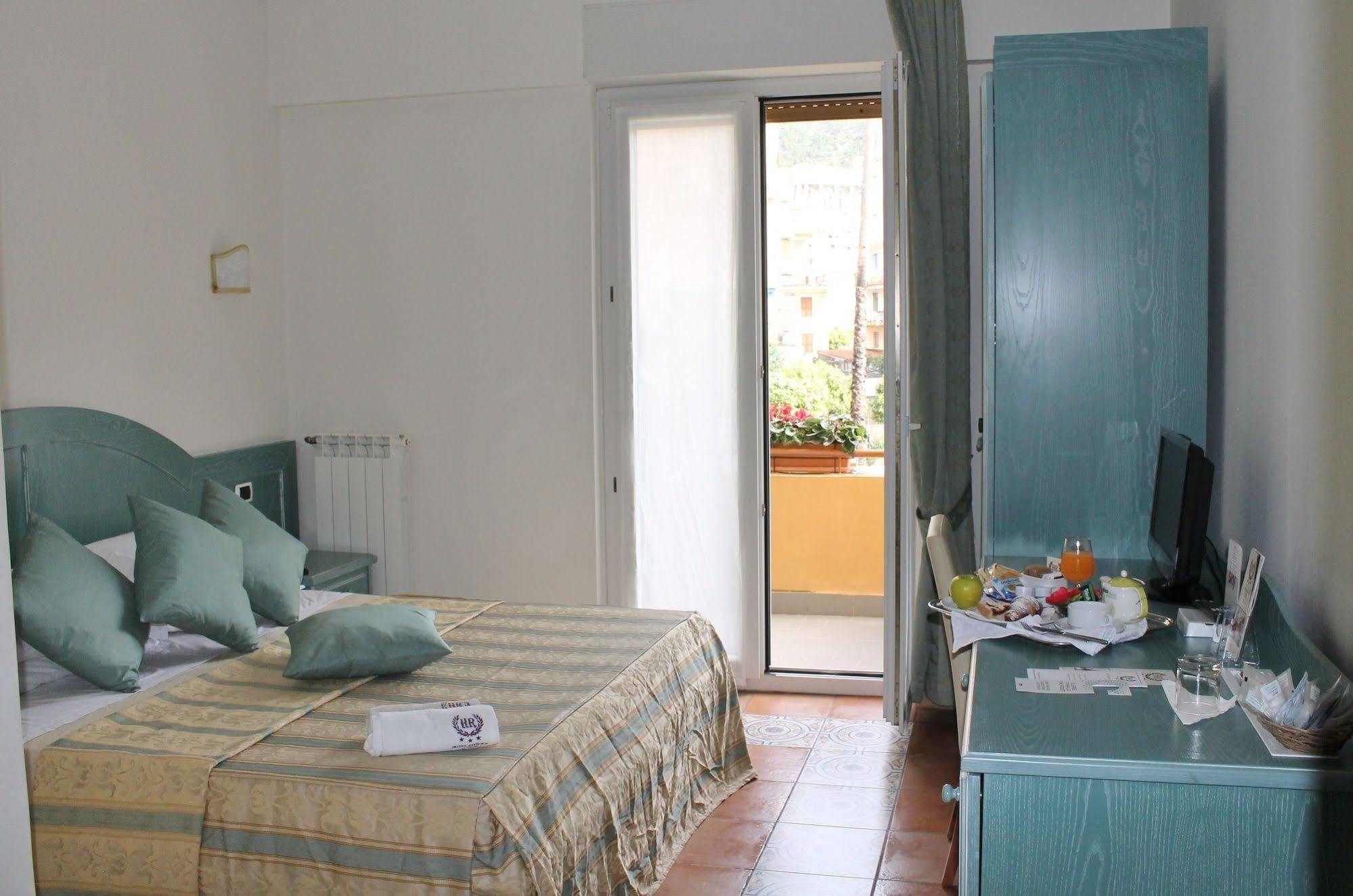 Hotel Riviera Varazze Esterno foto