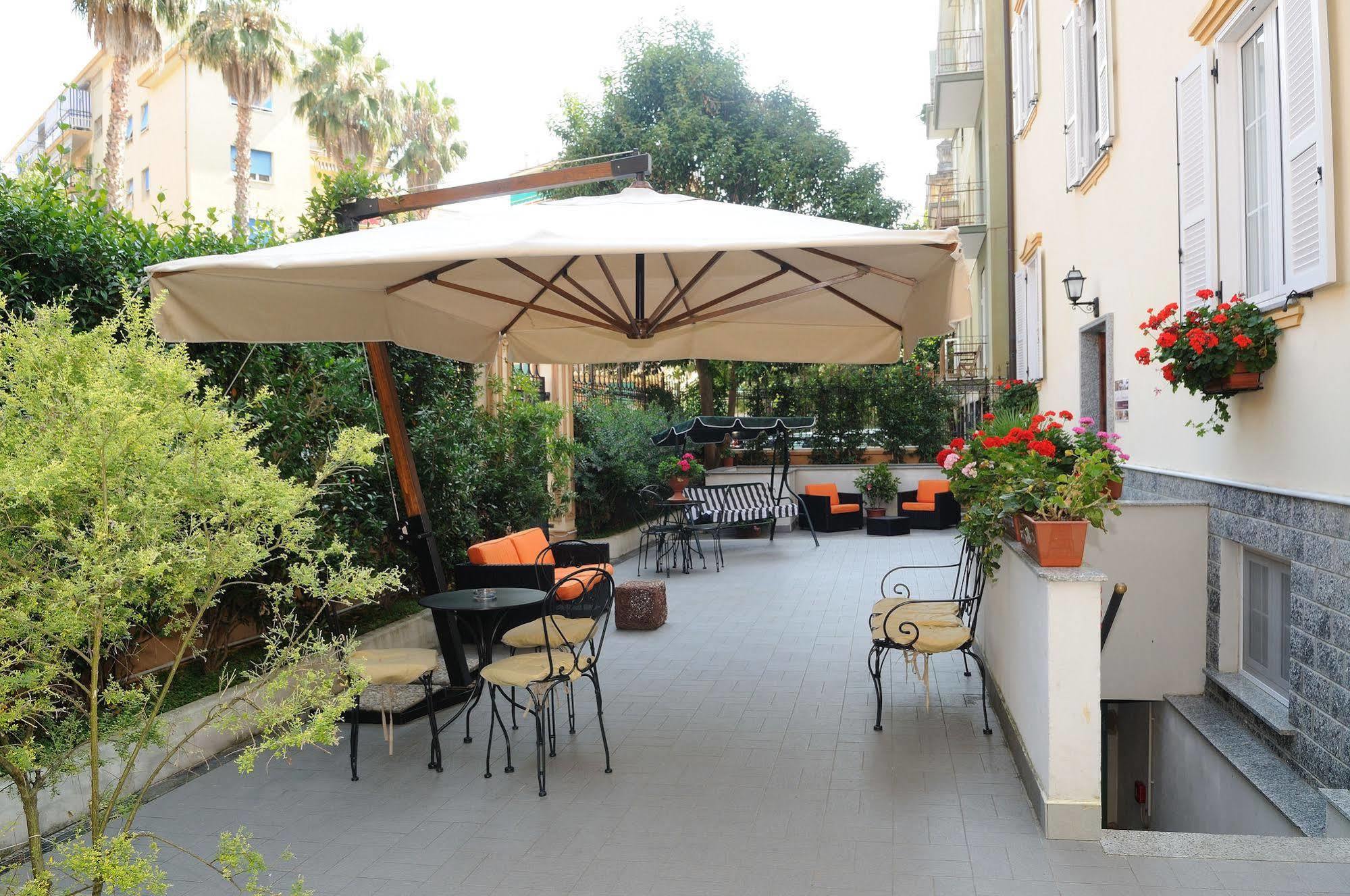 Hotel Riviera Varazze Esterno foto