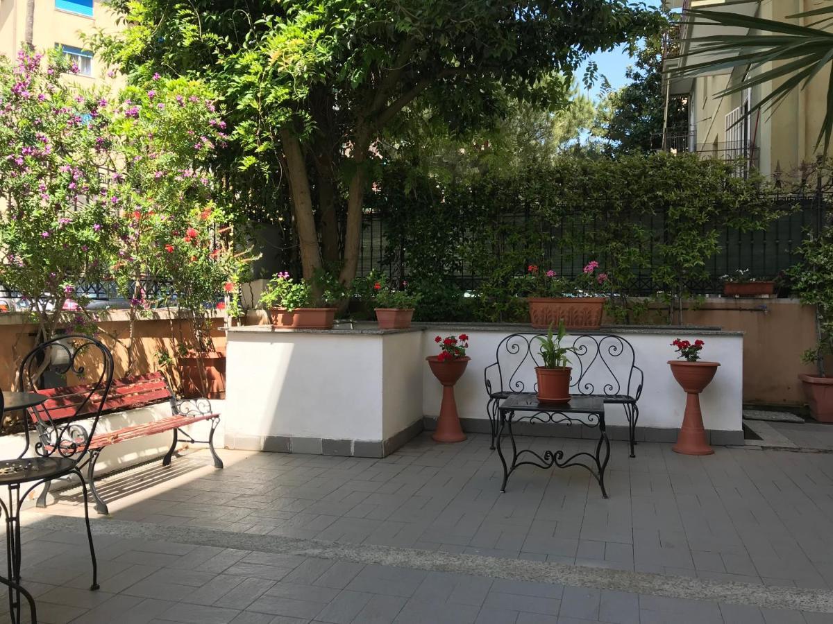 Hotel Riviera Varazze Esterno foto